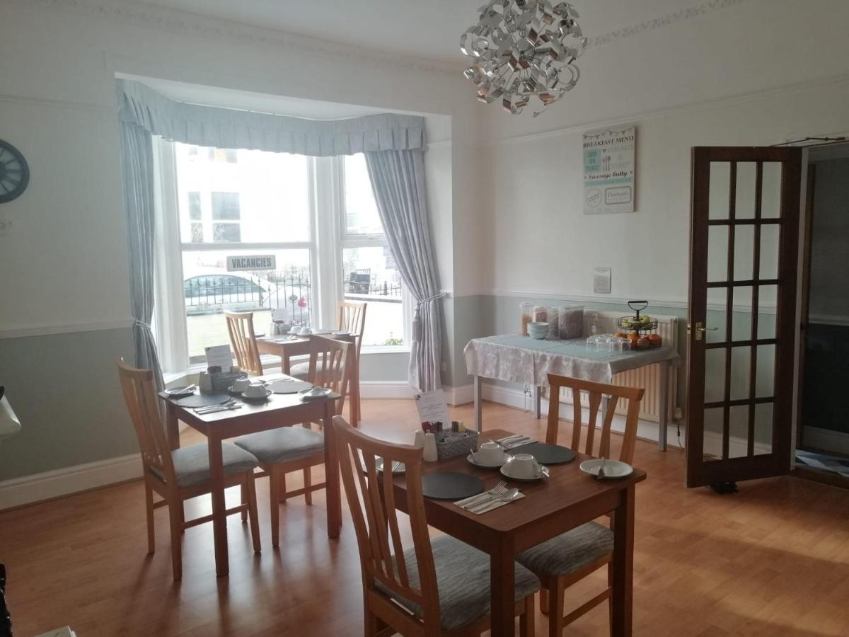 No 6 Quality Guesthouse Llandudno Esterno foto