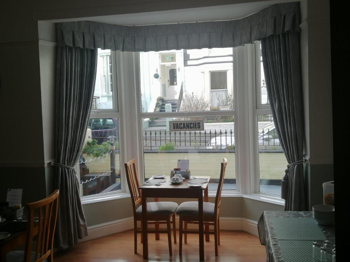 No 6 Quality Guesthouse Llandudno Esterno foto