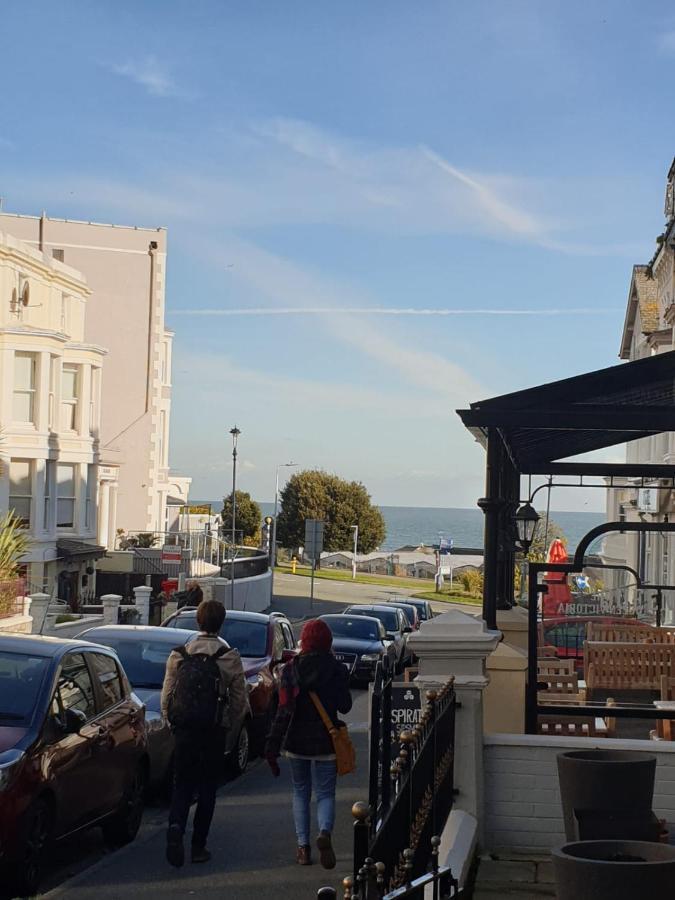 No 6 Quality Guesthouse Llandudno Esterno foto