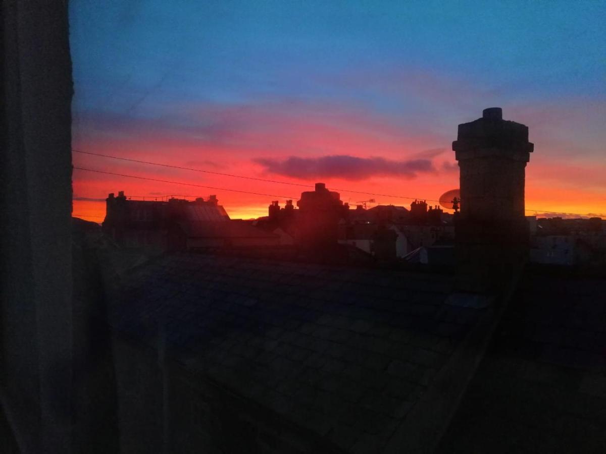No 6 Quality Guesthouse Llandudno Esterno foto